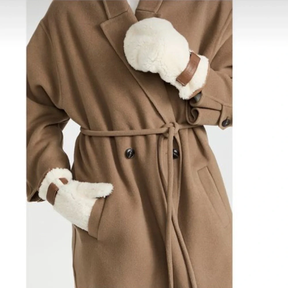 Jacquemus shearling leather mittens